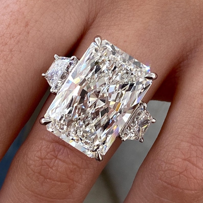 Certified 20 Carat 14KT Solid White Gold Lab Grown Diamond Radiant Cut Engagement Ring: Certified 20 Carat 14KT Solid White Gold F VVS1 Lab Grown Diamond Radiant Cut Engagement Ring - Side Stone is Lab Grown Diamonds Fancy Cut 1.20 Ct VS1 E - Ring Szie US - 7 - Ring resize free of cost