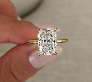 Certified 2.5 Carat Radiant Cut Lab Grown Diamond D VVS1 Color 14kt Solid Yellow Gold Engagement: Certified 2.5 Carat Radiant Cut Lab Grown Diamond D VVS1 Color 14kt Solid Yellow Gold Engagement Ring - Ring Size US 7