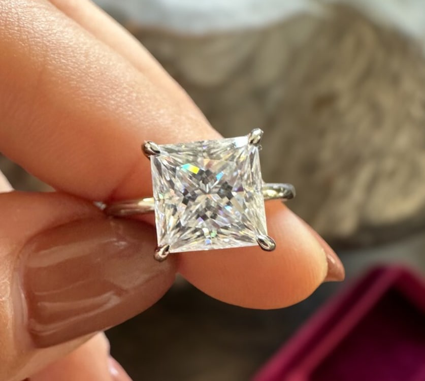Certified 4.00 Carat Princess Cut Lab Grown Diamond D VVS1 Color 14kt Solid White Gold Engagement: Certified 4.00 Carat Princess Cut Lab Grown Diamond D VVS1 Color 14kt Solid White Gold Engagement Ring Side Stone Lab Grown Diamonds 0.20 CT Round Cut VS1 E Color - Ring Size US 6