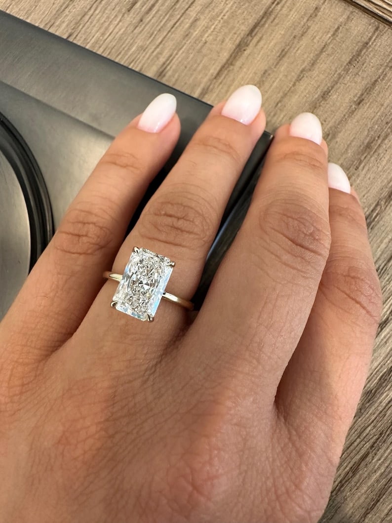 Certified 6.5 Carat Radiant Cut Lab Grown Diamond D VVS1 Color 14kt Solid Yellow Gold Engagement: Certified 6.5 Carat Radiant Cut Lab Grown Diamond D VVS1 Color 14kt Solid Yellow Gold Engagement Ring -Side Stone Lab Grown Diamonds 0.40 CT Round Cut VS1 E Color - Ring Size US 6