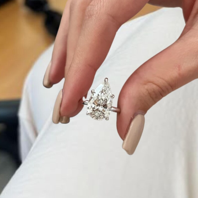 Certified 5 Carat Pear Cut Lab Grown Diamond D VVS1 Color 14kt Solid White Gold Engagement Ring: Certified 5 Carat Pear Cut Lab Grown Diamond D VVS1 Color 14kt Solid White Gold Engagement Ring Ring Size US - 8