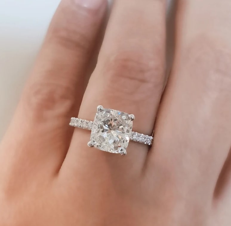 Certified 3 Carat Cushion Cut Lab Grown Diamond VVS1 E Color 14kt Solid White Gold Engagement Ring: Certified 3.00 Carat Cushion Cut Lab Grown Diamond VVS1 E Color 14kt Solid White Gold Engagement Ring - Side Diamonds Lab Grown Diamonds vs1 e color 0.40 ct …Ring Size US 8 -Ring Resize Available fr