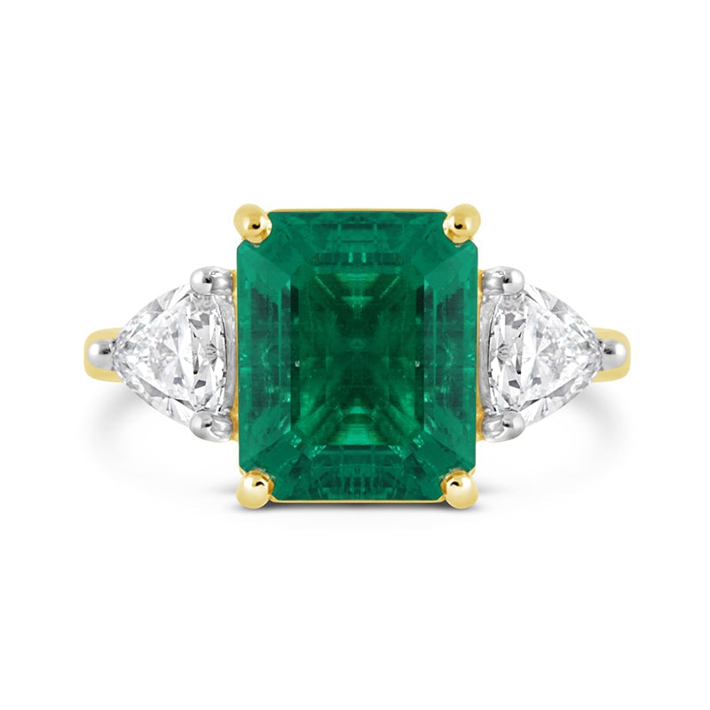 Certified 7 Carat Emerald Cut Lab Grown Green Emerald 14kt Solid Yellow Gold Engagement Ring: Certified 7 Carat Emerald Cut Lab Grown Green Emerald 14kt Solid Yellow Gold Engagement Ring - Side Stone - Lab Grown Diamonds - Fancy Cut VVS1 D Color - 0.60 CT - Ring Size US - 6.5 Ring Resize Avail