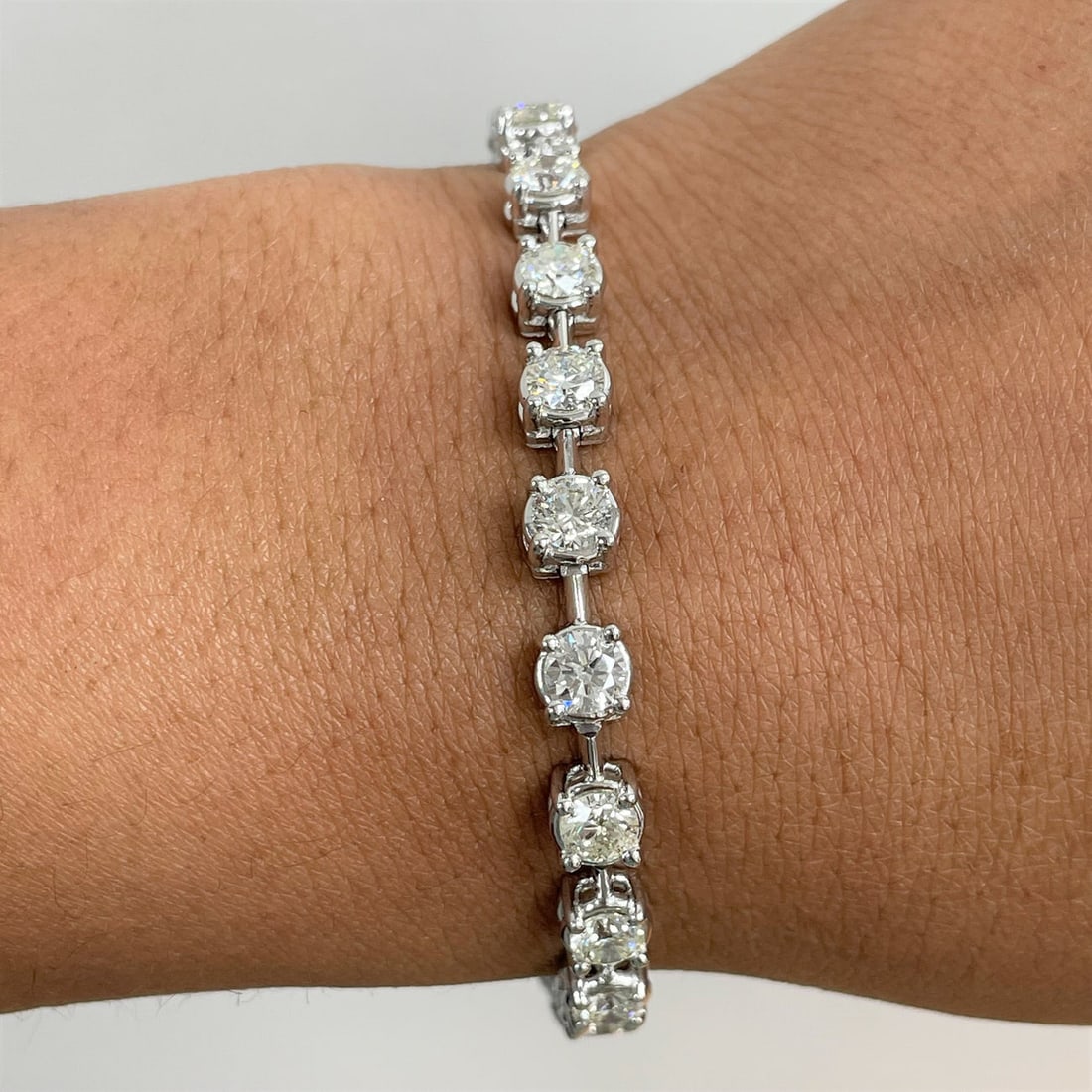 Certified 6 MM Lab Grown Dianond 14kt Solid White Gold Bracelet: Certified 6 MM Lab Grown Dianond 14kt Solid White Gold Bracelet - D Color VVS1 Round Cut - 7.5 Inch