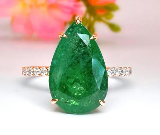 Certified 6.5 Carat Natural Zambia Green Emerald 14kt Solid Rose Gold Engagement Ring: Certified 6.5 Carat Pear Cut Natural Zambia Green Emerald 14kt Solid Rose Gold Engagement Ring - Side Stone Lab Grown Diamonds Round Cut VS1 E Color 0.30 Ring Size US - 6