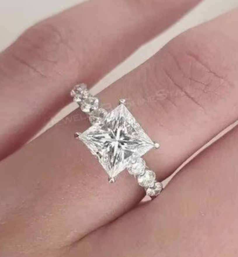 Certified 4.00 Carat Princess Cut Lab Grown Diamond D VVS1 Color 14kt Solid White Gold Engagement: Certified 4.00 Carat Princess Cut Lab Grown Diamond D VVS1 Color 14kt Solid White Gold Engagement Ring Side Stone Lab Grown Diamonds 0.90 CT Round Cut VS1 E Color - Ring Size US 7