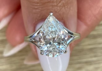 6 Carat Pear Cut Certified D VVS1 Lab Grown Diamond in 14KT Solid White Gold Engagement Ring: 6 Carat Pear Cut Certified D VVS1 Lab Grown Diamond in 14KT Solid White Gold Engagement Ring - Ring Size US 7