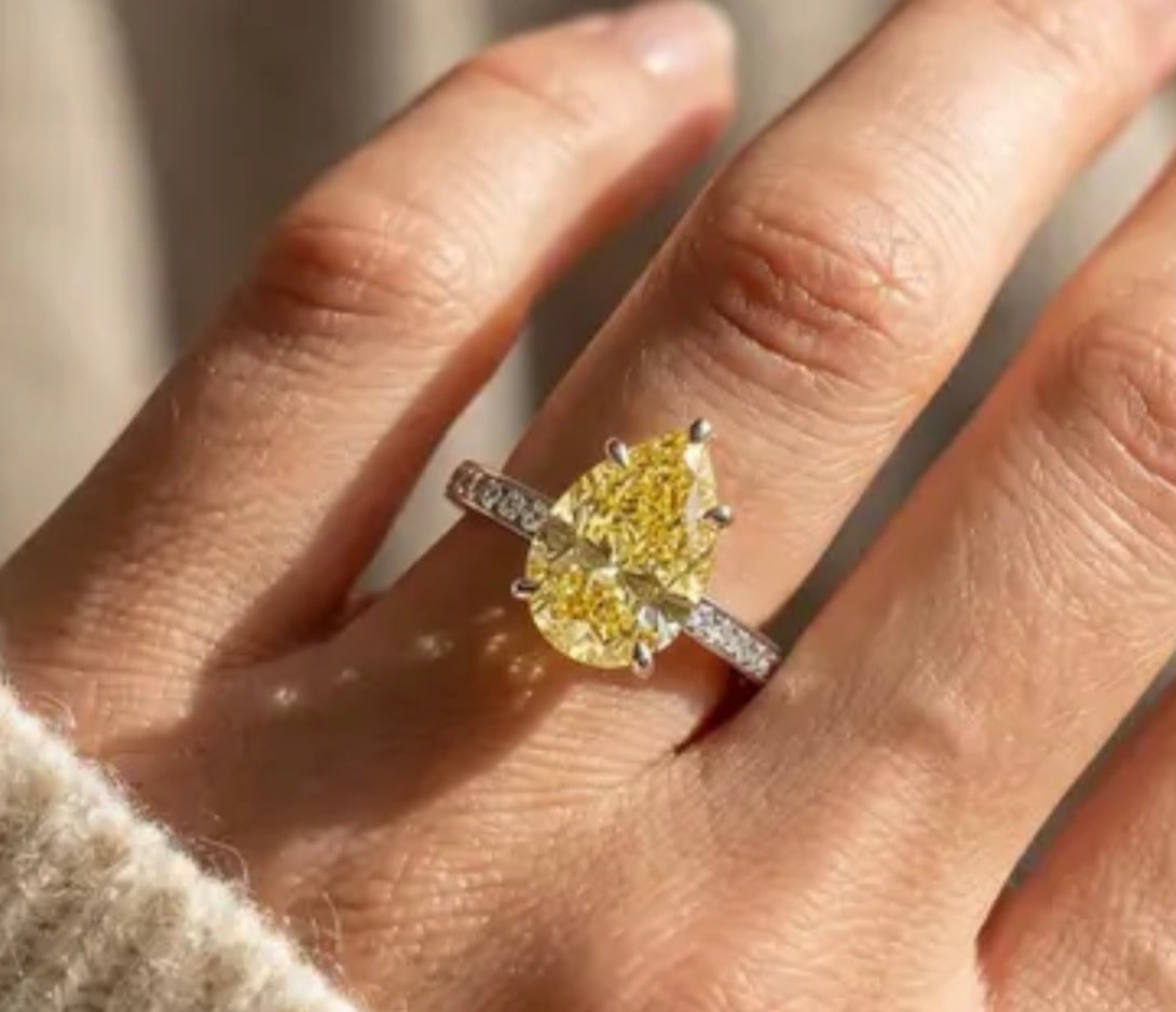 3.5 Ct Pear Cut Certified Yellow VVS1 Lab Grown Diamond in 14KT Solid White Gold Engagement Ring: 3.5 Ct Pear Cut Certified Yellow VVS1 Lab Grown Diamond in 14KT Solid White Gold Engagement Ring - Side Stone Lab Grown Diamonds VVS1 D Round Cut 0.50 Ct - Excellent Luster -& Free Shipping - Ring Siz