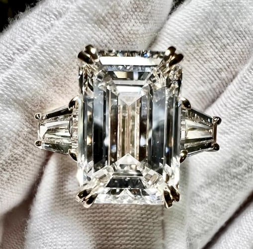 Certified 15 Ct D VVS1 Lab Grown Diamond Emerald Cut VVS1 D Color -14Kt Solid Yellow Gold: Certified 15 Ct Lab Grown Diamond Emerald Cut VVS1 D Color -14Kt Solid Yellow Gold Engagement Ring - Side Stone is Lab Grown Diamonds Fancy Cut 0.80 Ct F VVS1 Ring -Ring Size US - 6 - Ring Resize Avai
