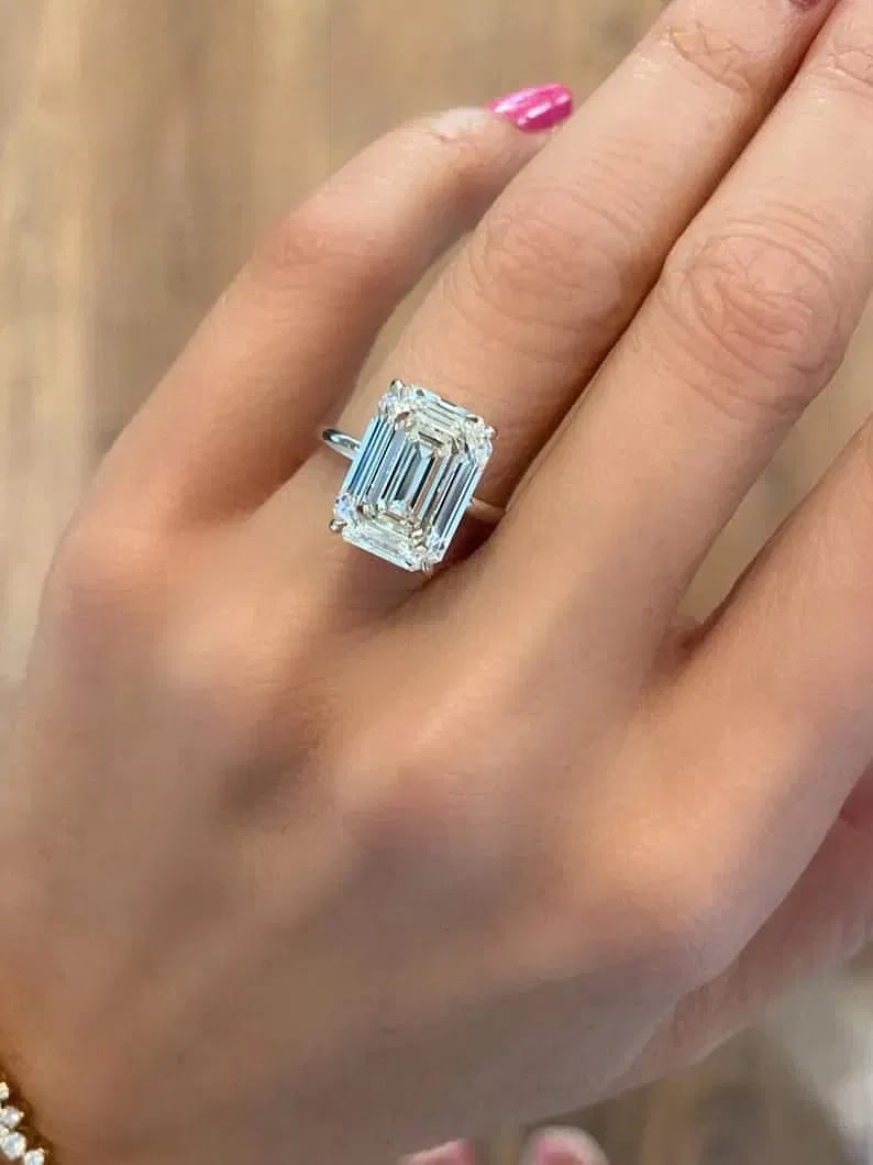Certified 5 Ct Emerald Cut Lab Grown Diamond VS1 E Color 18kt Solid White Gold: Certified 5 Ct Emerald Cut Lab Grown Diamond VS1 E Color 18kt Solid White Gold - Ring US - 7