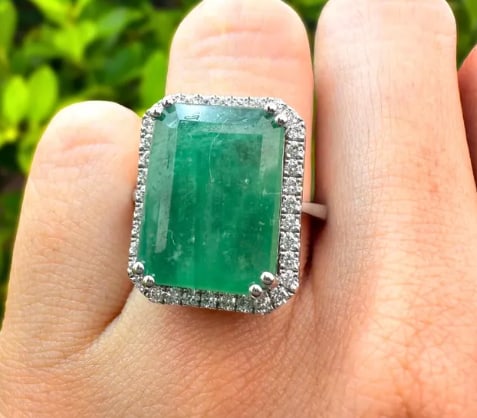 Certified 12 Carat Natural Zambia Green Emerald 14kt Solid White Gold Engagement Ring: Certified 12 Carat Natural Zambia Green Emerald 14kt Solid White Gold Engagement Ring - Side Stone Lab Grown Diamonds Round Cut VS1 E Color 0.50 - Ring Size US 6.5
