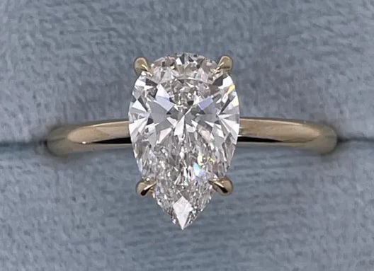 Certified 3.10 Carat Pear Cut Lab Grown Diamond D VVS1 Color 14kt Solid Yellow Gold Engagement Ring: Certified 3.10 Carat Pear Cut Lab Grown Diamond D VVS1 Color 14kt Solid Yellow Gold Engagement Ring - Ring Size - 6.5