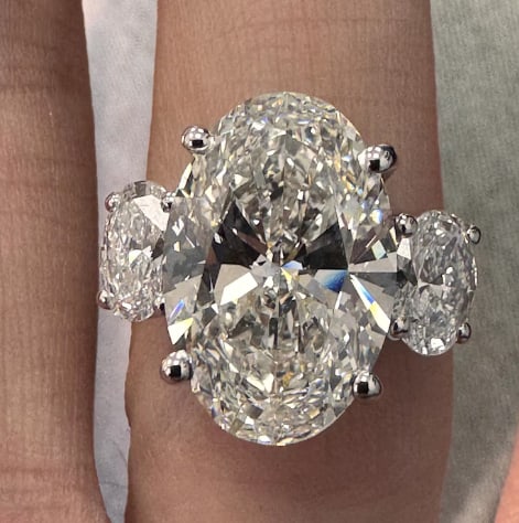 Certified 12 Carat Oval D VVS1 Lab Grown Diamond 14KT Solid White Gold Engagement Ring,: Certified 12 Carat Oval D VVS1 Lab Grown Diamond 14KT Solid White Gold Engagement Ring - Side Stone 1.80 Ct Oval Cut Lab Grown Diamonds VS1 E Color - Ring Size US 6