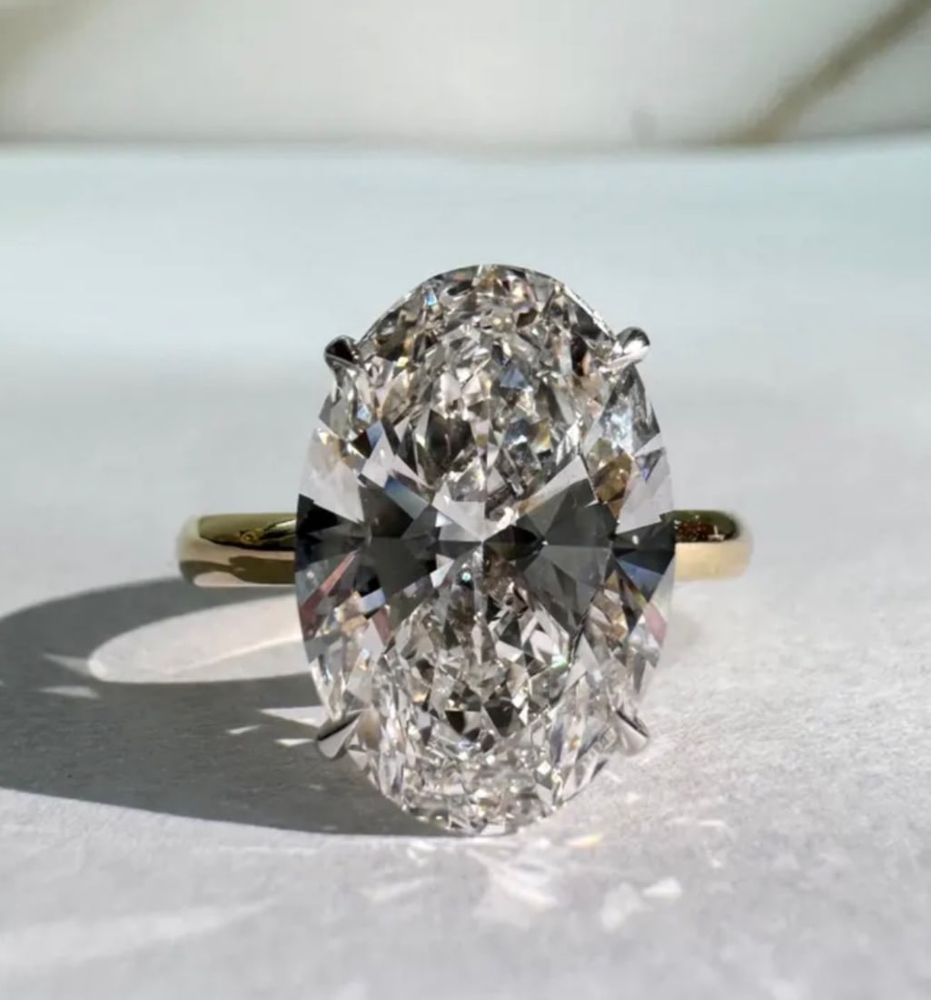 8.00 Carat Oval Cut Certified D VVS1 Lab Grown Diamond in 14KT Solid Yellow Gold Engagement Ring (1 of 3)