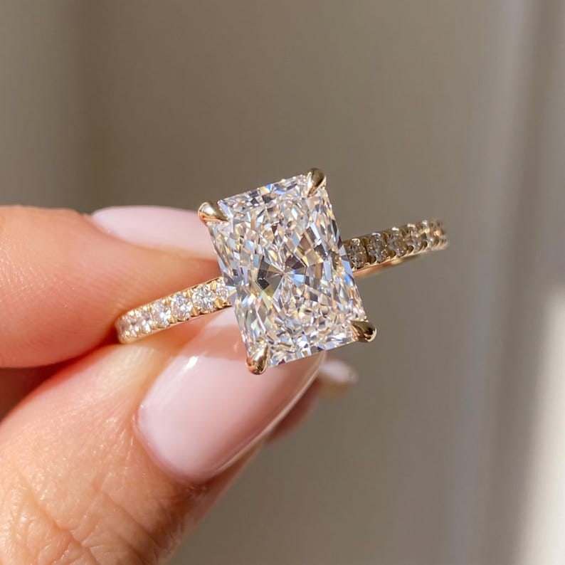 6.00 Carat Radiant Cut Certified D VVS1 Lab Grown Diamond in 14KT Solid Yellow Gold Engagement Ring: 6.00 Carat Radiant Cut Certified D VVS1 Lab Grown Diamond in 14KT Solid Yellow Gold Engagement Ring - Side Stone Lab Grown Diamonds VVS1 D color Round cut 0.70 ct - Excellent Luster - Ring Size US 7