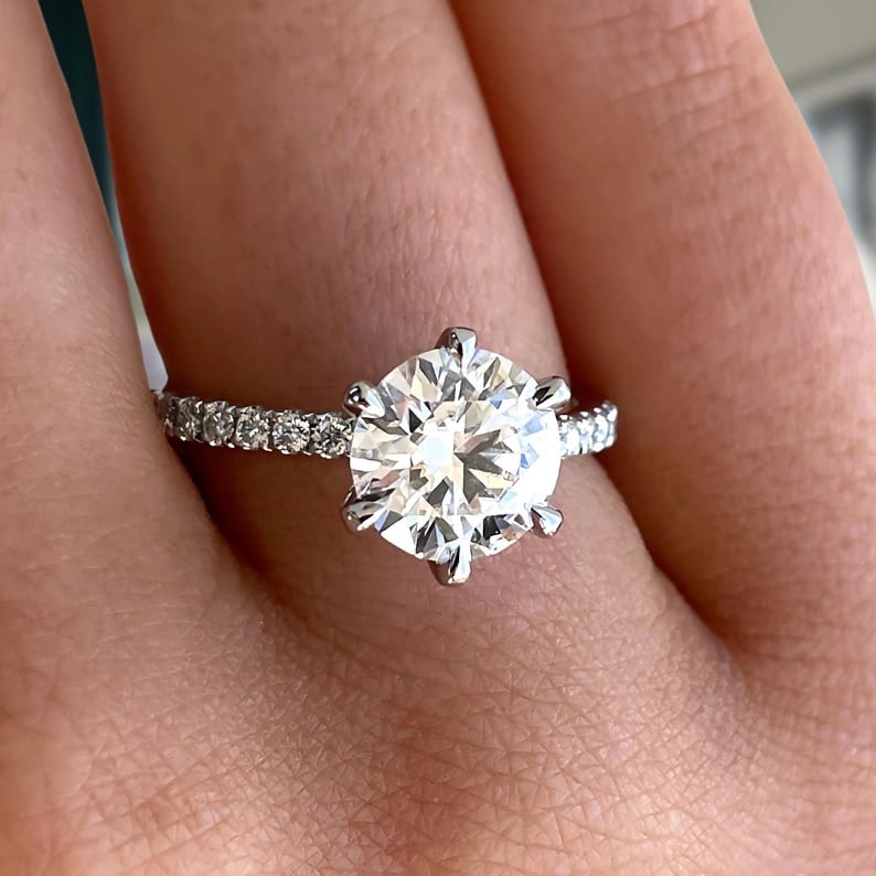 4.00 Carat Round Cut Certified D VVS1 Lab Grown Diamond in 14KT Solid White Gold Engagement Ring: 4.00 Carat Round Cut Certified D VVS1 Lab Grown Diamond in 14KT Solid White Gold Engagement Ring - Side Stone Lab Grown Diamonds VVS1 D color Round cut 0.60 ct - Excellent Luster- Ring Size US 7