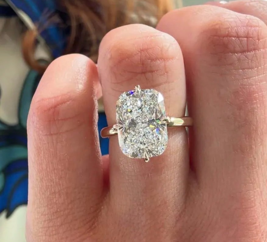 10.00 Carat Radiant Cut Certified D VVS1 Lab Grown Diamond in 14KT Solid Rose Gold Engagement Ring: 10.00 Carat Radiant Cut Certified D VVS1 Lab Grown Diamond in 14KT Solid Rose Gold Engagement Ring - Side Stone Lab Grown Diamonds VVS1 D color Round cut 0.30 ct - Excellent Luster - Ring Size US 7