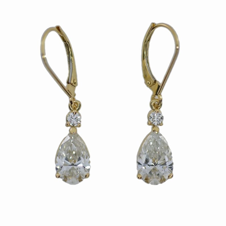 2.50 Carat Pear Cut Certified D VVS1 Lab Grown Diamond in 14KT Solid Yellow Gold Earrings: 2.50 Carat Pear Cut Certified D VVS1 Lab Grown Diamond in 14KT Solid Yellow Gold Earrings - Excellent Luster -& Free Shipping -