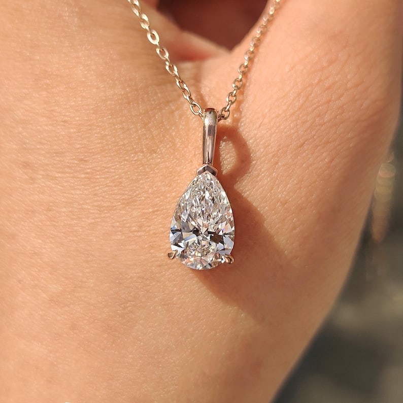 2.5 Carat Pear cut Certified D VVS1 Lab Grown Diamond in 14KT Solid Yellow Gold Pendant: 2.5 Carat Pear cut Certified D VVS1 Lab Grown Diamond in 14KT Solid Yellow Gold Pendant