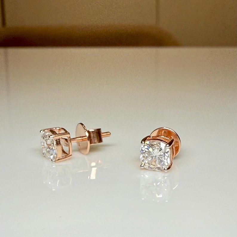 4.00 Carat Round Cut Certified D VVS1 Lab Grown Diamond in 14KT Solid Rose Gold Earrings: 4.00 Carat Round Cut Certified D VVS1 Lab Grown Diamond in 14KT Solid Rose Gold Earrings