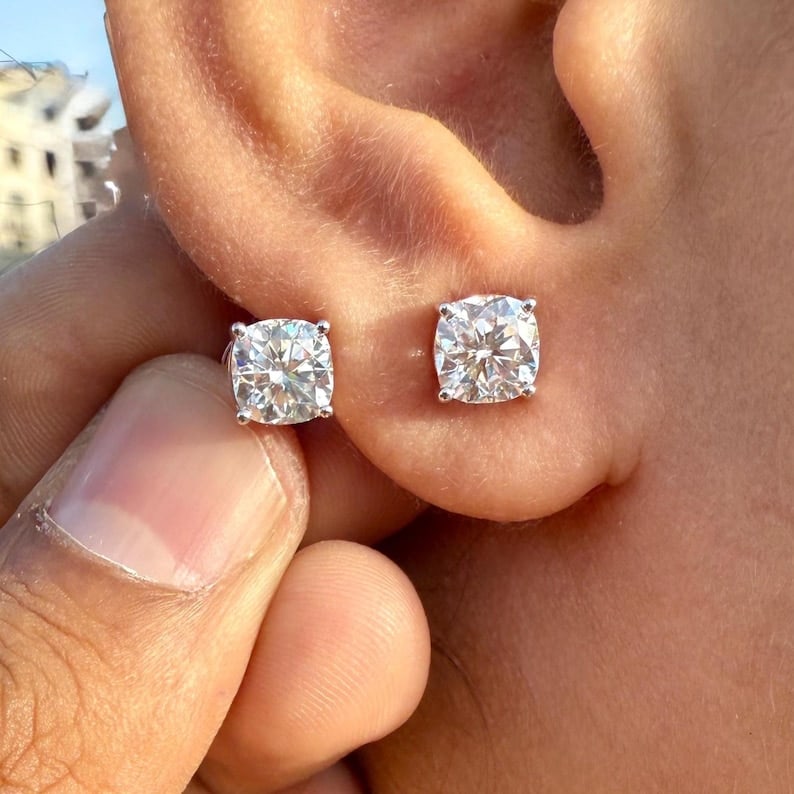 5.00 Carat Cushion Cut Certified D VVS1 Lab Grown Diamond in 14KT Solid Yellow Gold Earrings: 5.00 Carat Cushion Cut Certified D VVS1 Lab Grown Diamond in 14KT Solid Yellow Gold Earrings
