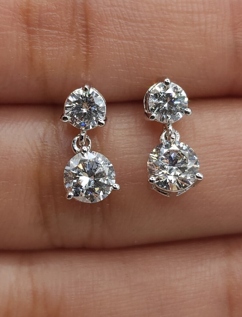 5.00 Ct Round Cut Certified D VVS1 Lab Grown Diamond in 14KT Solid White Gold Earrings: 5.00 Ct Round Cut Certified D VVS1 Lab Grown Diamond in 14KT Solid White Gold Earrings