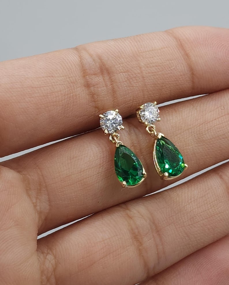 8 Ct Certified D VVS1 Lab Grown Diamond in 14KT Solid Yellow Gold Earrings: 8 Ct Certified D VVS1 Lab Grown Diamond in 14KT Solid Yellow Gold Earrings - 2 Carat Lab Grown Diamond Round Cut - 6 Carat Lab Grown Green Emarald - Pear Cut
