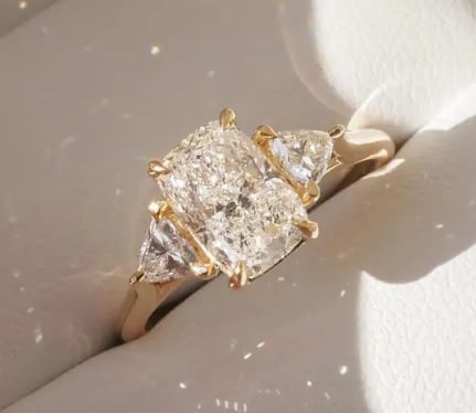 3.00 Carat Long Cushion Cut Certified D VVS1 Lab Grown Diamond in 14KT Solid Yellow Gold Engagement: 3.00 Carat Long Cushion Cut Certified D VVS1 Lab Grown Diamond in 14KT Solid Yellow Gold Engagement Ring - Side Stone Triangle cut Lab Grown Diamonds D VS1 Ring Size us 6