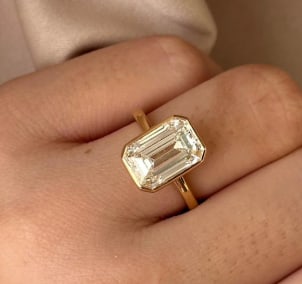 3.00 Carat Emerald Cut Certified D VVS1 Lab Grown Diamond in 14KT Solid Yellow Gold Engagement Ring: 3.00 Carat Emerald Cut Certified D VVS1 Lab Grown Diamond in 14KT Solid Yellow Gold Engagement Ring - Ring Size US 6.5