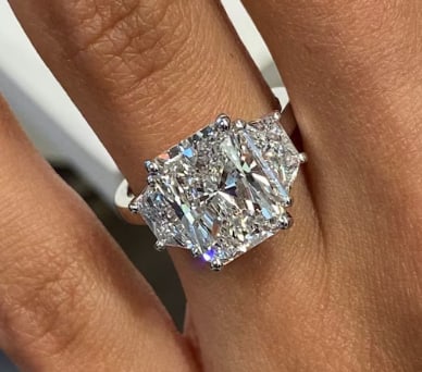3.00 Carat Radiant Cut Certified D VVS1 Lab Grown Diamond in 14KT Solid White Gold Engagement Ring: 3.00 Carat Radiant Cut Certified D VVS1 Lab Grown Diamond in 14KT Solid White Gold Engagement Ring - Side Stone Lab Grown Diamonds VVS1 D color Fancy cut 0.60 ct - Excellent Luster - Ring Size US 6