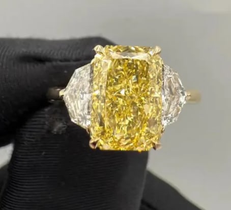 5.00 Carat Radiant Cut Certified VVS1 Lab Grown Diamond in 14KT Solid Yellow Gold Engagement Ring: 5 Ct Radiant Cut Certified VVS1 Lab Grown Diamond in 14KT Solid Yellow Gold Engagement Ring - Side Stone Lab Grown Diamonds VVS1 D color Fancy cut 0.80 ct - Excellent Luster - Ring Size US 6