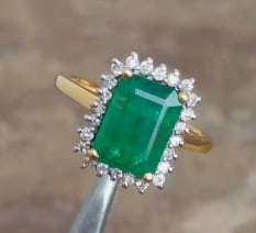 5.50 Carat Emerald Cut Certified Natural Emerald & Natural Diamonds 14KT Solid Yellow Gold: 5.50 Carat Emerald Cut Certified Natural Emerald & Natural Diamonds 14KT Solid Yellow Gold Engagement Ring - Side Stone Real Diamonds SI1 - H Color Round Cut 0.35 ct - Ring Size US 6.5