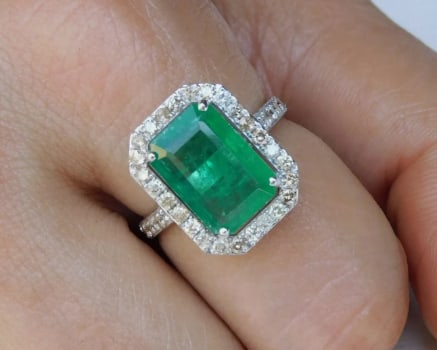 4.00 Carat Emerald Cut Certified Natural Emerald & Natural Diamonds 14KT Solid White Gold Engagement: 4.00 Carat Emerald Cut Certified Natural Emerald & Natural Diamonds 14KT Solid White Gold Engagement Ring - Side Stone Real Diamonds SI1 - H Color Round Cut 0.35 ct - Ring Size US 6