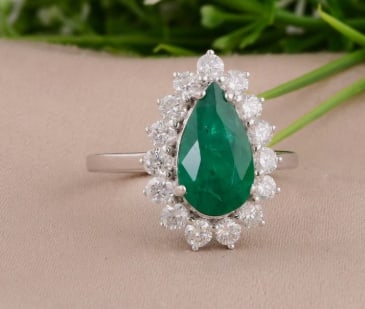 4.00 Carat Pear Cut Certified Natural Emerald & Natural Diamonds 14KT Solid White Gold Engagement: 4.00 Carat Pear Cut Certified Natural Emerald & Natural Diamonds 14KT Solid White Gold Engagement Ring -Side Stone Real Diamonds SI1 - H Color Round Cut 0.70 ct - Ring Size US 6
