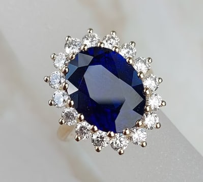 5.00 CT Oval Cut Certified Natural Blue Sapphire & Natural Diamonds 14KT Solid Yellow Gold: 5.00 CT Oval Cut Certified Natural Blue Sapphire & Natural Diamonds 14KT Solid Yellow Gold Engagement Ring - Side Stone Real Diamonds SI1 - H Color 0.60 ct - Ring Size US 6