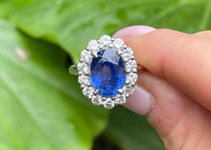 5.50 CT Oval Cut Certified Natural Blue Sapphire & Natural Diamonds 14KT Solid White Gold: 5.50 CT Oval Cut Certified Natural Blue Sapphire & Natural Diamonds 14KT Solid White Gold Engagement Ring - Side Stone Real Diamonds SI1 - H Color 0.70 ct - Ring Size US 6