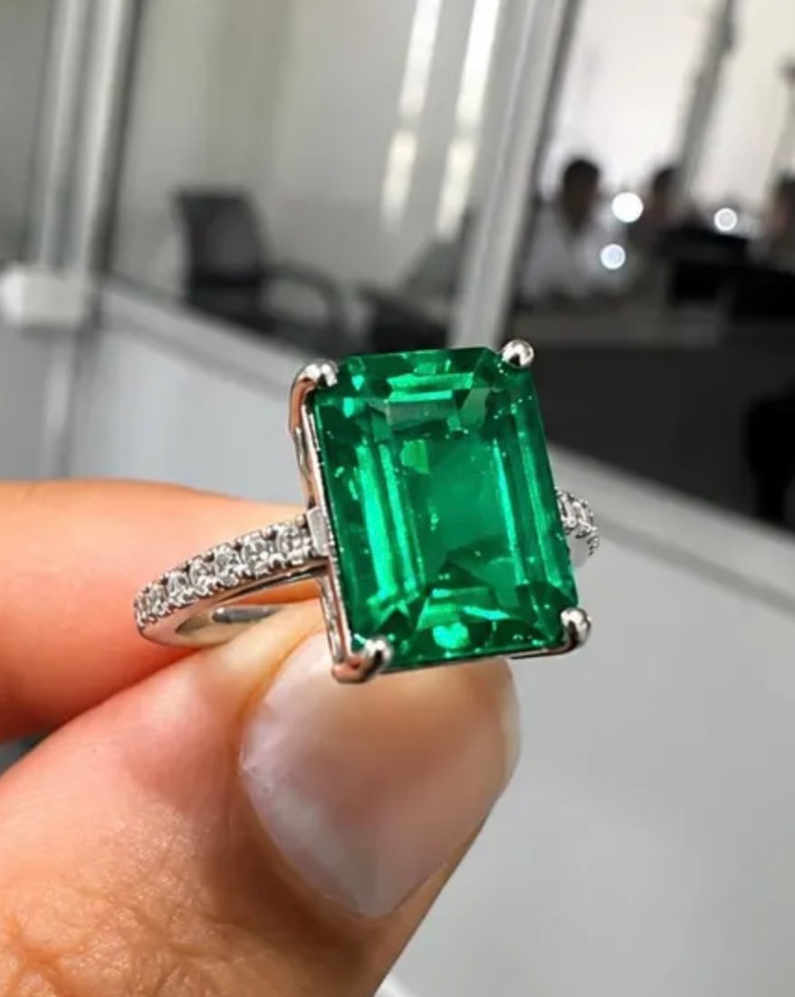 Certified 10.00 Carat Lab Grown Emerald Engagement Ring in 14K White Gold Ring | Pavé Diamond: 10.00 Carat Lab Grown Emerald Engagement Ring 14K White Gold Ring | Luxury Promise Ring |Side Stone Lab Grown Diamonds VVS1 D Color Round Cut 0.40 ct - Ring Size US 7