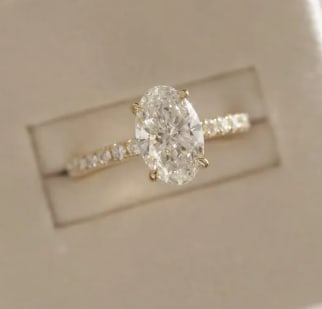 Certificted 2.5 Carat D VVS1 Oval Cut Lab Grown Diamond 14k Yellow Gold Solitaire With Accent: Certificted 2.5 Carat D VVS1 Oval Cut Lab Grown Diamond 14k Yellow Gold Solitaire With Accent Engagment Ring | Side Stone Lab Grown Diamonds VVS1 D Color Round Cut 0.50 ct - Ring Size US 6.5