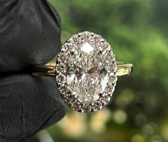 Certificted 6.00 Carat D VVS1 Oval Cut Lab Grown Diamond 14k Yellow Gold Halo Engagment Ring: Certificted 6.00 Carat D VVS1 Oval Cut Lab Grown Diamond 14k Yellow Gold Engagment Ring | Side Stone Lab Grown Diamonds VVS1 D Color Round Cut 0.80 ct - Ring Size US 6