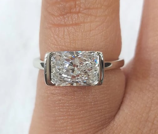 Certificted 5.00 Carat D VVS1 Radiant Cut Lab Grown Diamond 14k White Gold Solitaire Ring: Certificted 5.00 Carat D VVS1 Radiant Cut Lab Grown Diamond 14k White Gold Solitaire Ring|Ring Size US - 6.5