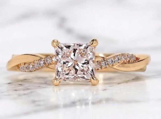 Certificted 2.00 Carat D VVS1 Princess Cut Lab Grown Diamond 14k Rose Gold Ring: Certificted 2.00 Carat D VVS1 Princess Cut Lab Grown Diamond 14k Rose Gold Ring|Side Stone Lab Grown Diamonds VVS1 D Color Round Cut 0.30 ct Ring Size US - 7