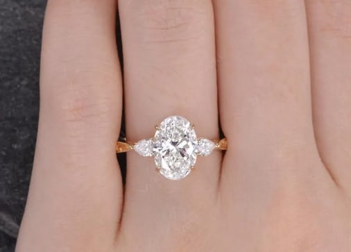 Certificted 4.00 Carat D VVS1 Oval Cut Lab Grown Diamond 14k Yellow Gold Vintage Engagment Ring: Certificted 4.00 Carat D VVS1 Oval Cut Lab Grown Diamond 14k Yellow Gold Vintage Engagment Ring|Side Stone Lab Grown Diamonds VVS1 D Color Fancy Cut 0.60 ct Ring Size US - 7