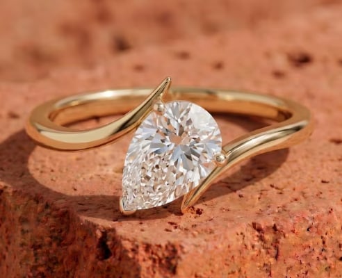 Certificted 2.50 Carat D VVS1 Pear Cut Lab Grown Diamond 14k Rose Gold Solitaire Ring: Certificted 2.50 Carat D VVS1 Pear Cut Lab Grown Diamond 14k Rose Gold Solitaire Ring|Ring Size US - 6
