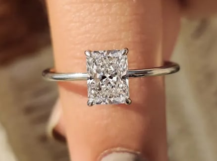 Certificted 2.00 Carat D VVS1 Radiant Cut Lab Grown Diamond 14k White Gold Ring: Certificted 5.00 Carat D VVS1 Pear Cut Lab Grown Diamond 14k White Gold Ring|Ring Size US - 7|