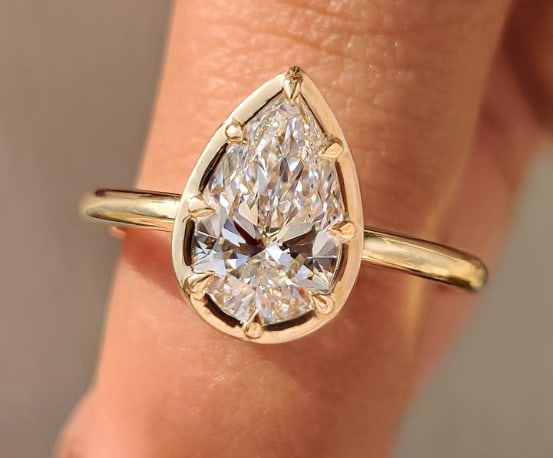Certificted 3.00 Carat D VVS1 Pear Cut Lab Grown Diamond 14k Rose Gold Ring: Certificted 3.00 Carat D VVS1 Pear Cut Lab Grown Diamond 14k Rose Gold Ring|Ring Size US - 7