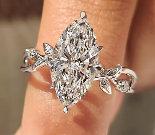 Certificted 4.00 Carat D VVS1 Marquise Cut Lab Grown Diamond 14k White Gold Engagment Ring: Certificted 4.00 Carat D VVS1 Marquise Cut Lab Grown Diamond 14k White Gold Engagment Ring|Side Stone Lab Grown Diamonds VVS1 D Color Round Cut 0.50 ct Ring Size US - 6.5