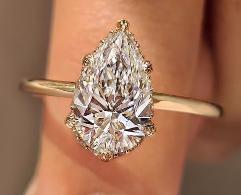 Certificted 2.5 Carat D VVS1 Pear Cut Lab Grown Diamond 14k Rose Gold Engagment Ring: Certificted 2.5 Carat D VVS1 Pear Cut Lab Grown Diamond 14k Rose Gold Ring|Side Stone Lab Grown Diamonds VVS1 D Color Round Cut 0.20 ct Ring Size US - 7