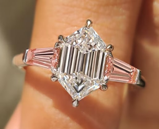 Certificted 3.00 Carat D VVS1 Fancy Cut Lab Grown Diamond 14k White Gold Engagment Ring: Certificted 3.00 Carat D VVS1 Fancy Cut Lab Grown Diamond 14k White Gold Ring|Side Stone Lab Grown Diamond Pink Color Fancy Cut 0.50 ct Ring Size US - 7