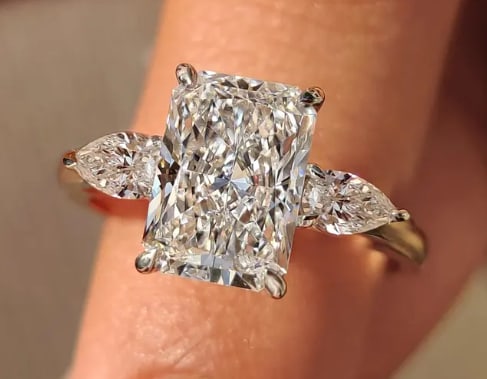 Certificted 4.00 Carat D VVS1 Radiant Cut Lab Grown Diamond 14k Rose Gold Three Stone Engagment Ring: Certificted 4.00 Carat D VVS1 Radiant Cut Lab Grown Diamond 14k Rose Gold Three Stone Engagment Ring|Side Stone Lab Grown Diamonds VVS1 D Color Fancy Cut 0.40 ct Ring Size US - 6.5