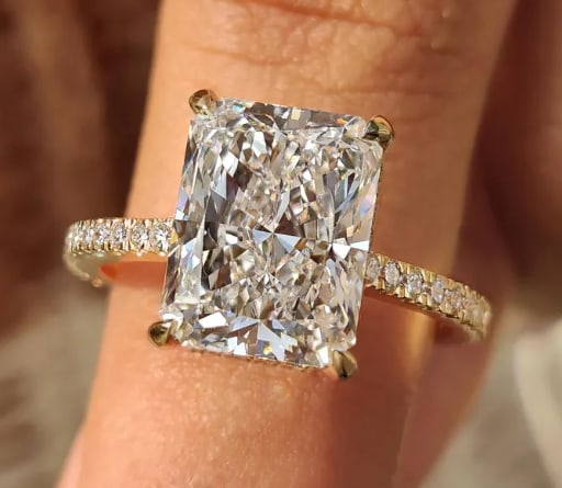 Certificted 4.5 Carat D VVS1 Radiant Cut Lab Grown Diamond 14k Yellow Gold Engagment Ring: Certificted 4.5 Carat D VVS1 Radiant Cut Lab Grown Diamond 14k Yellow Gold Engagment Ring|Side Stone Lab Grown Diamonds VVS1 D Color Round Cut 0.45 ct Ring Size US - 6.5